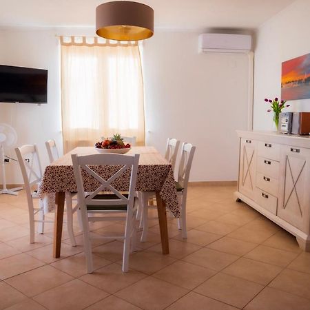 Apartment Laetitia Kastelir Luaran gambar