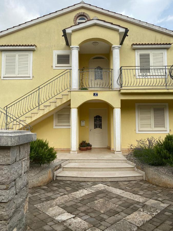 Apartment Laetitia Kastelir Luaran gambar