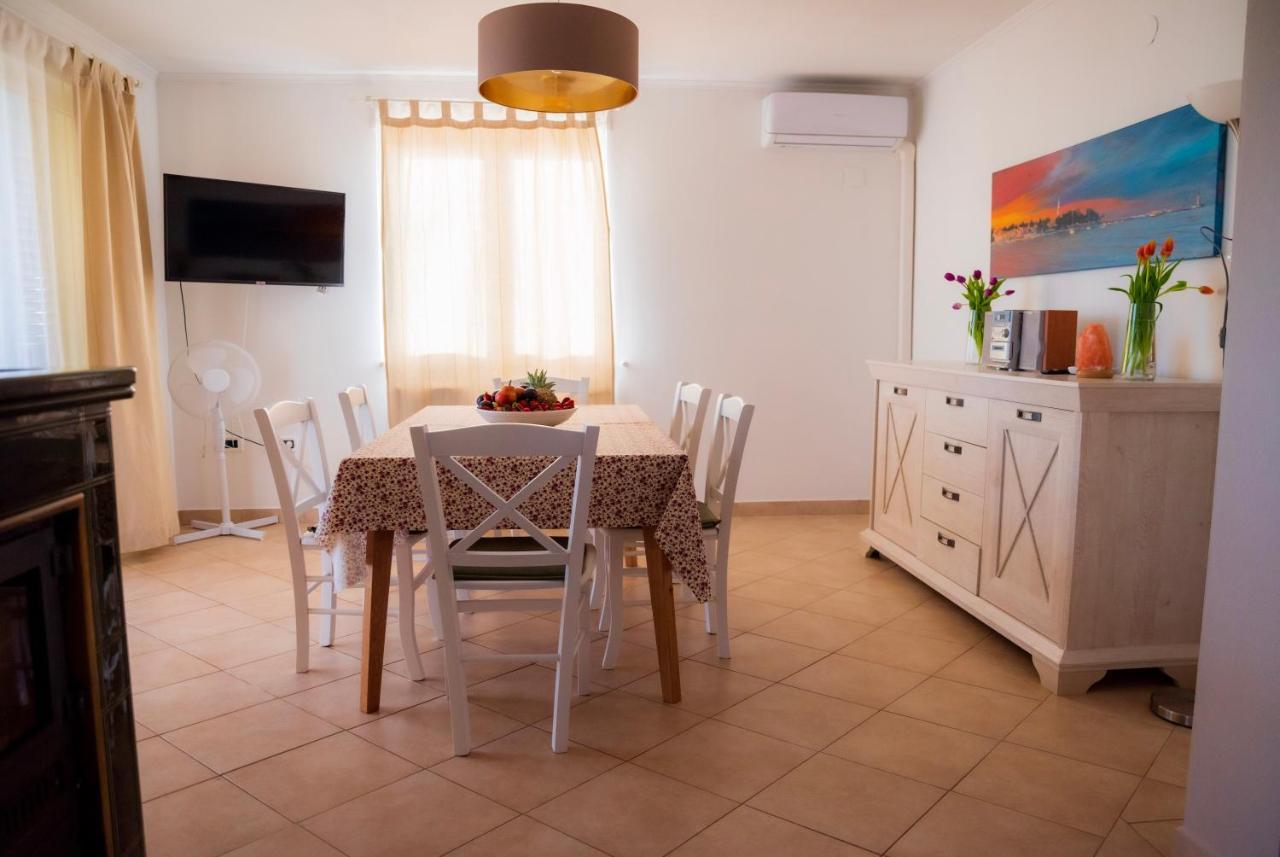 Apartment Laetitia Kastelir Luaran gambar